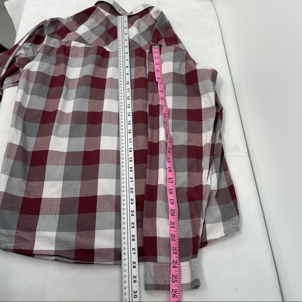 Patagonia Men’s Red and Gray Plaid Button-Down Shirt - Picture 9 of 11